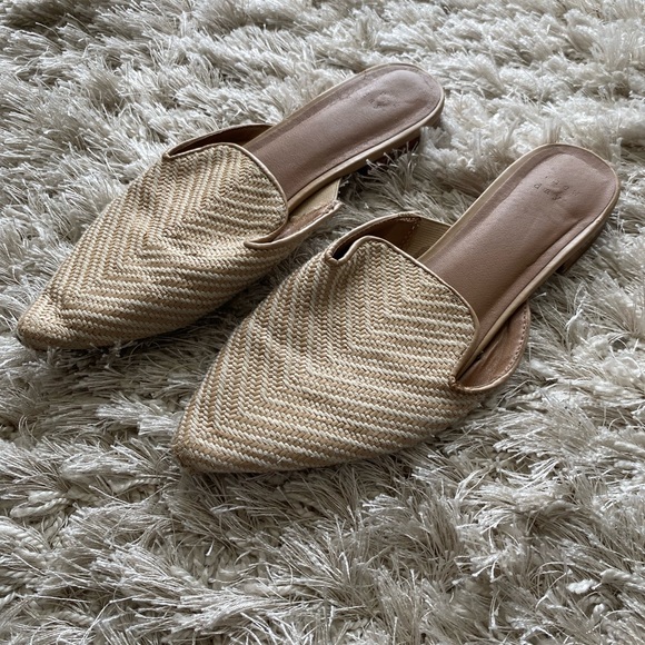 ✨Tan Mules✨ - Picture 2 of 4